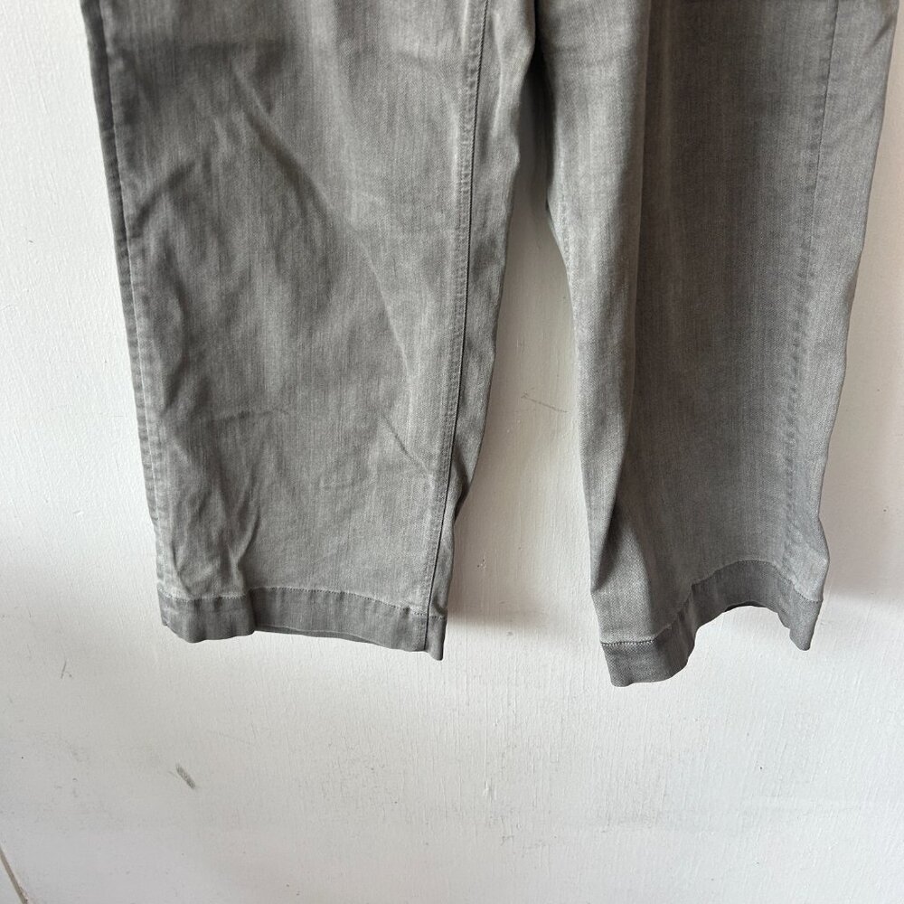 d&co Pull on Jeans Womens 16 Gray pockets Wide Leg Ankle Pants - Picture 2 of 6